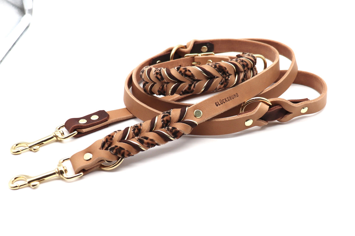 Halsband & Leine im Leo Look
