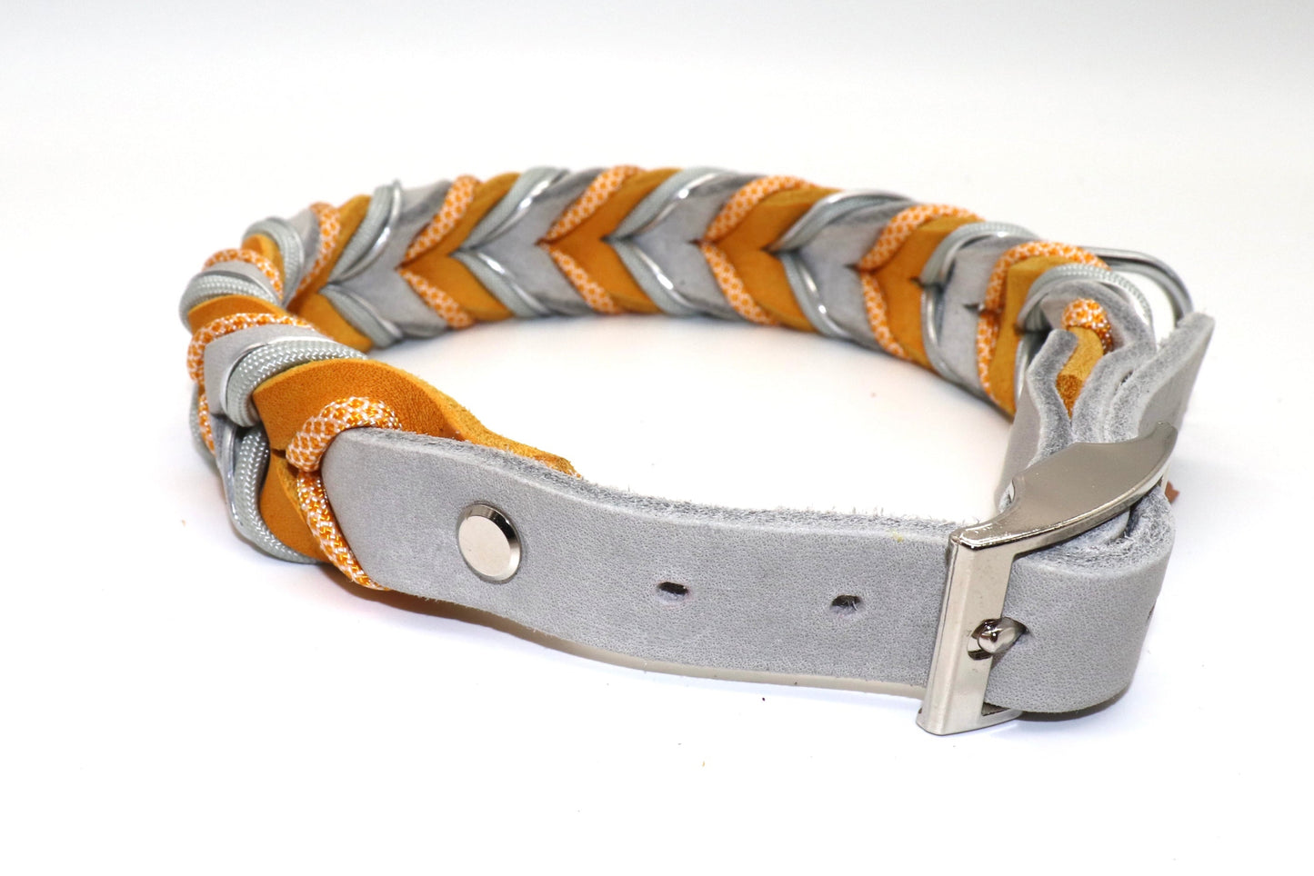 hochwertiges Hundehalsband aus Leder geflochten grau und senfgelb Curry