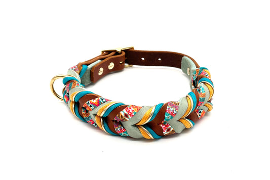 Fettleder Hundehalsband geflochten türkis mit paracord und Ethnoband im Boho Stil
