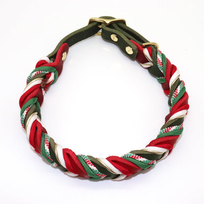 Hundehalsband aus Fettleder geflochten in weihnachtlichen Farben